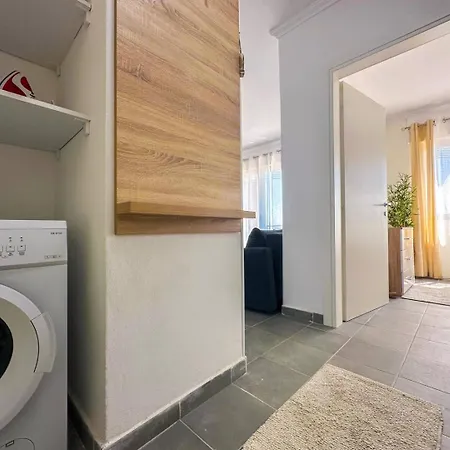 206 Aura Marine Bay View アパート *