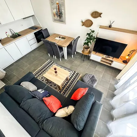 206 Aura Marine Bay View ドゥラス