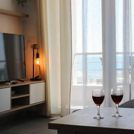 206 Aura Marine Bay View アパート *