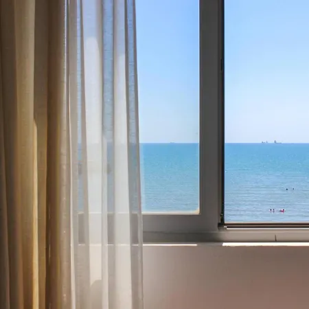 Apartamento 206 Aura Marine Bay View